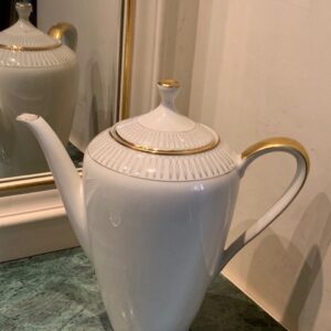 TEAPOT PORCELAINE VINTAGE