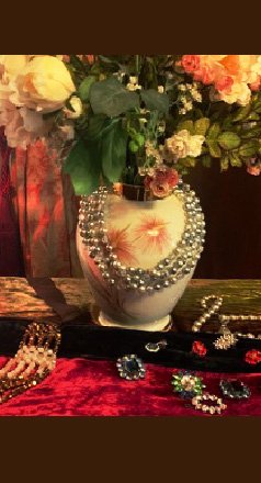 WOMAN JEWELRY